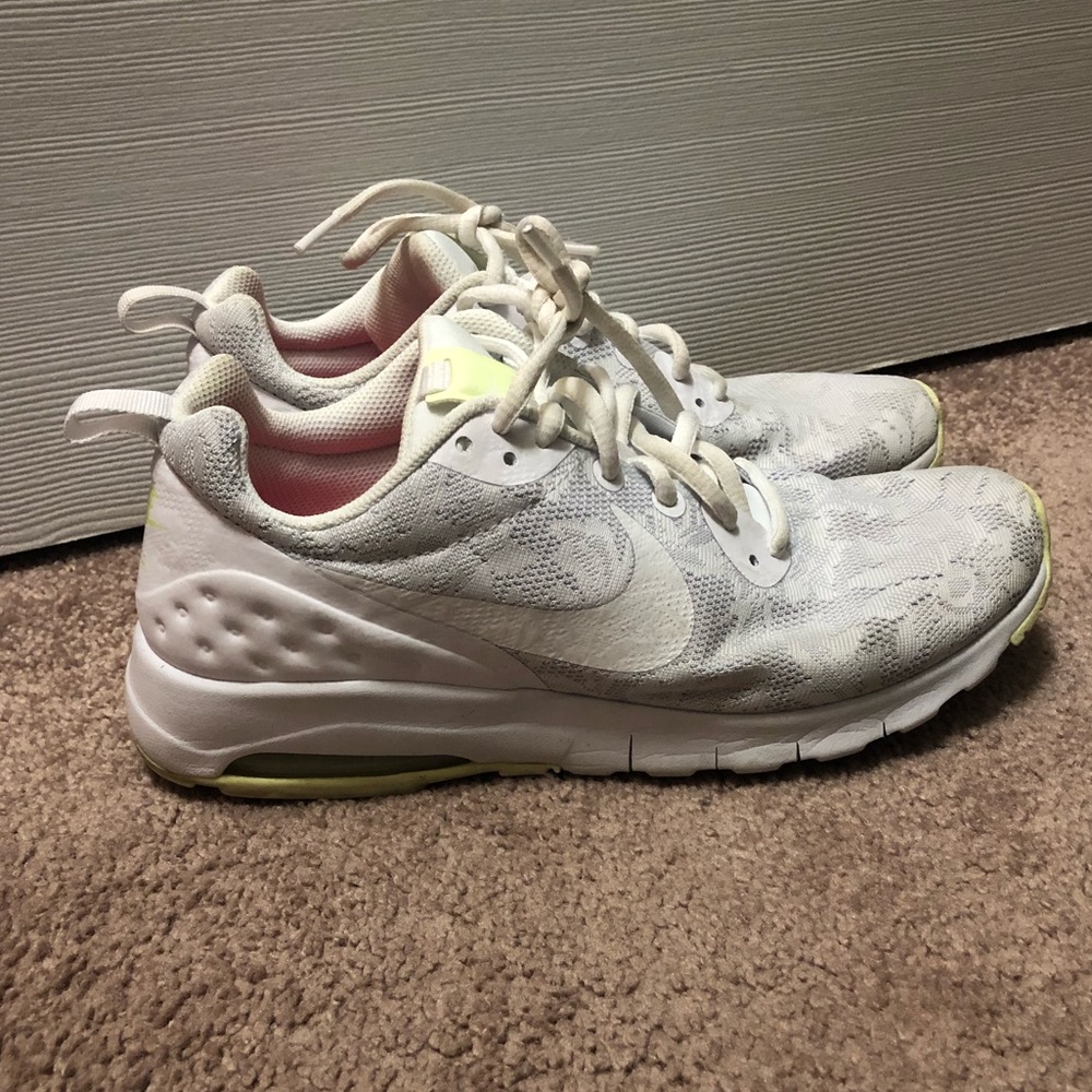 Nike tennis shoes